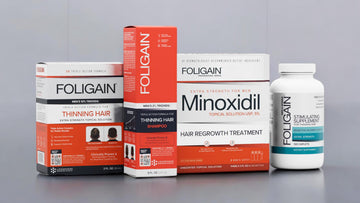 샴푸, 외용 트리트먼트, 미녹시딜 및 모발 영양 보충제로 구성된 FOLIGAIN 남성용 모발 케어 키트.